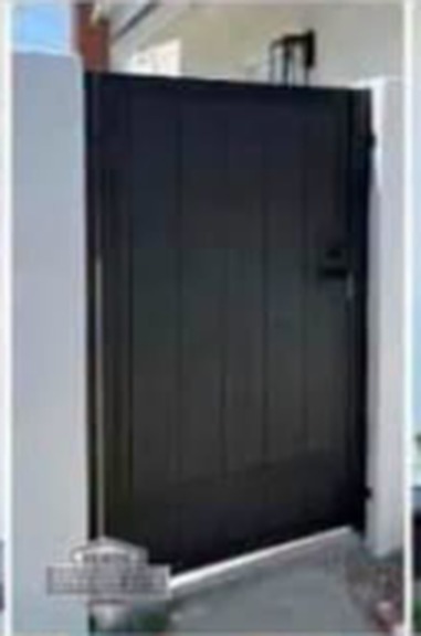 Custom gate and fence installation by Fence Straight Gate Company — project 5